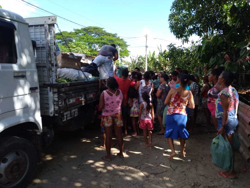 Camacã: Secretaria de Agricultura anuncia a chegada de água para 2 Assentamentos e faz entrega de alimentos para famílias